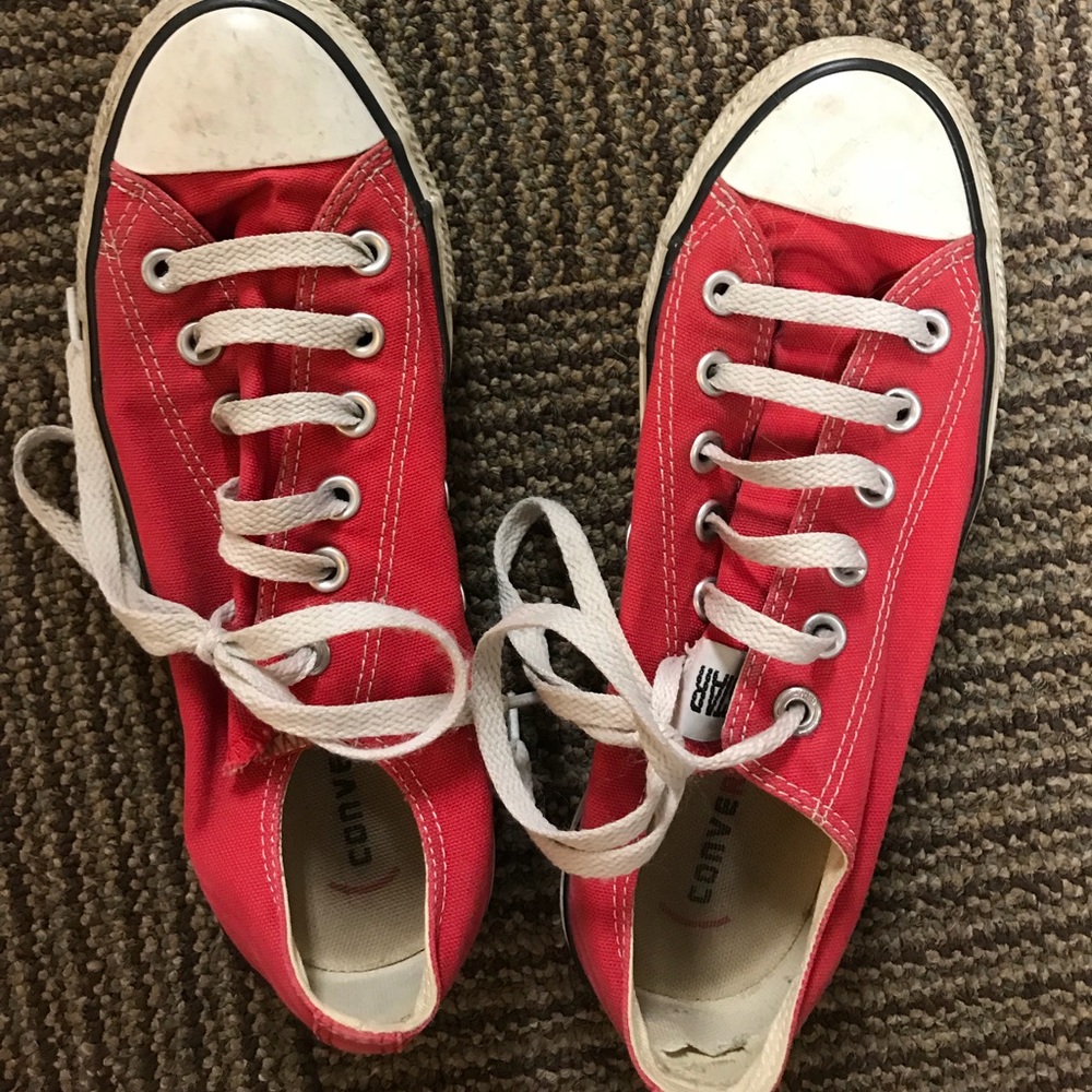 Converse Barely Worn